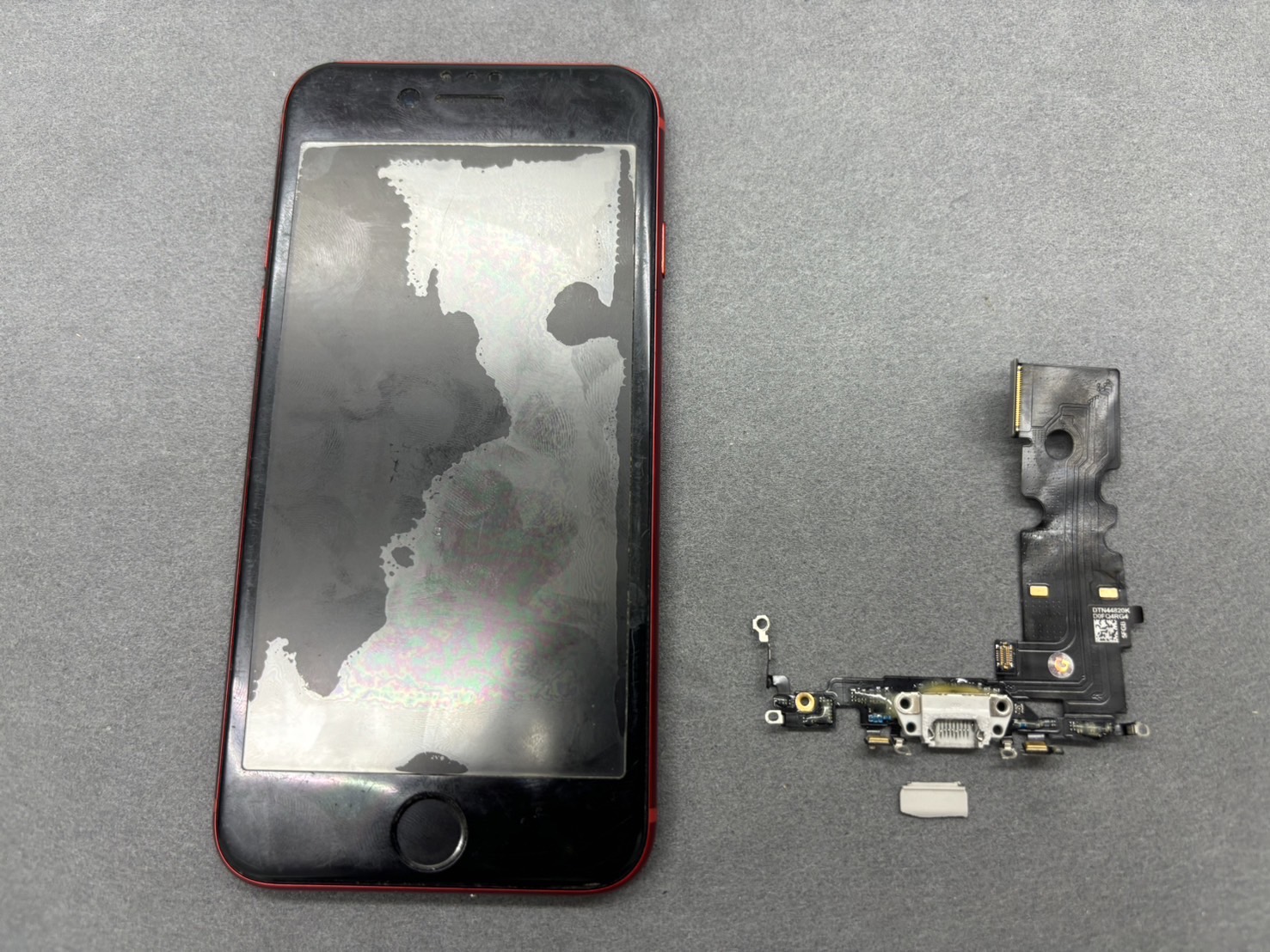 iPhone8の充電口交換修理を行いました！！【iPhone・iPad修理の